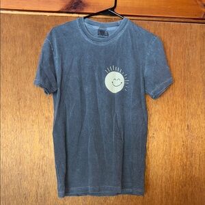 Gray Graphic Tee with Smiley Design